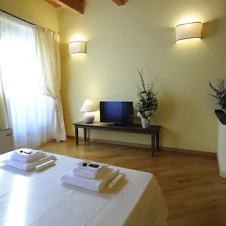 Piazza Azuni 18 Penzion 4*