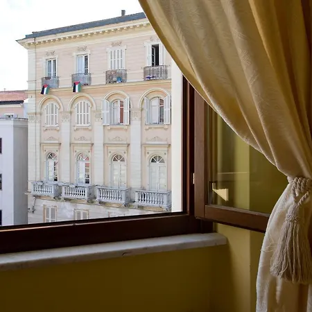 Piazza Azuni 18 * Sassari