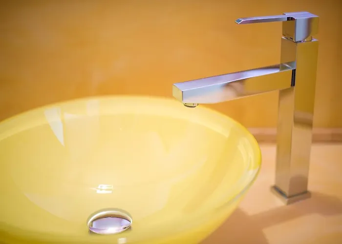 Pensjonat Piazza Azuni 18 4*